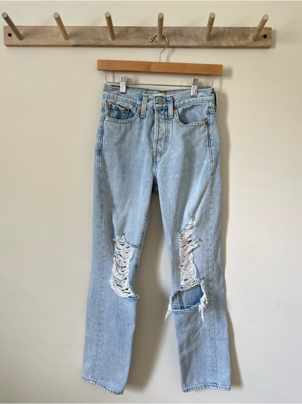 Levi’s Wedgie Straight High Rise Jeans Size 24